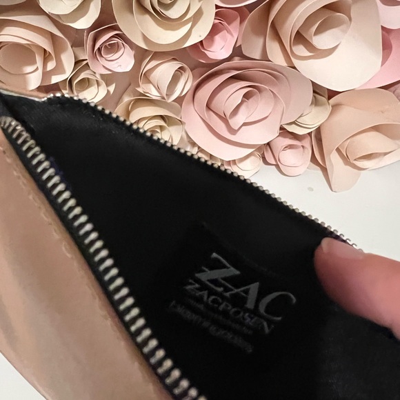 NIB Zac Posen for Bloomingdale’s Celia Crossbody English Rose Color Pearl Flower - Picture 9 of 9